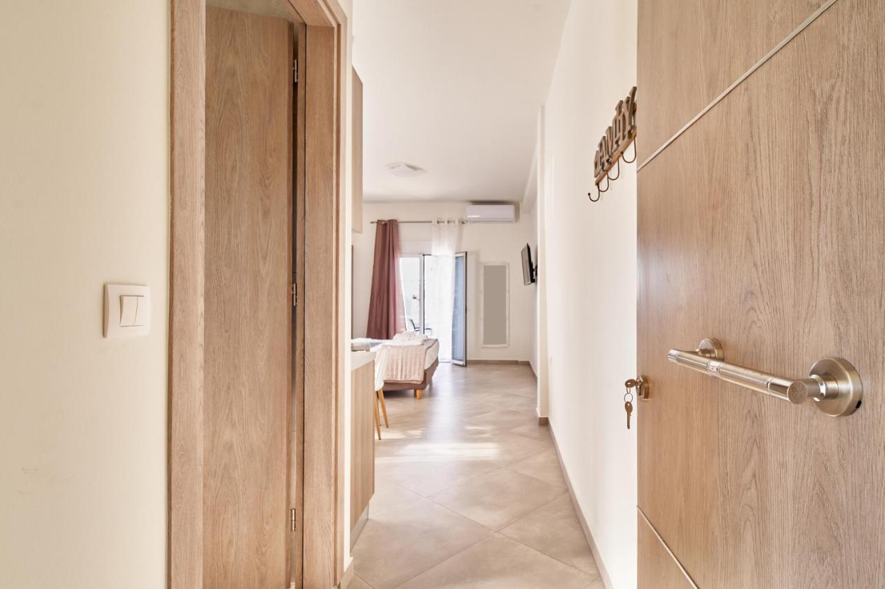 Adele Apartment Kíssamos Екстериор снимка